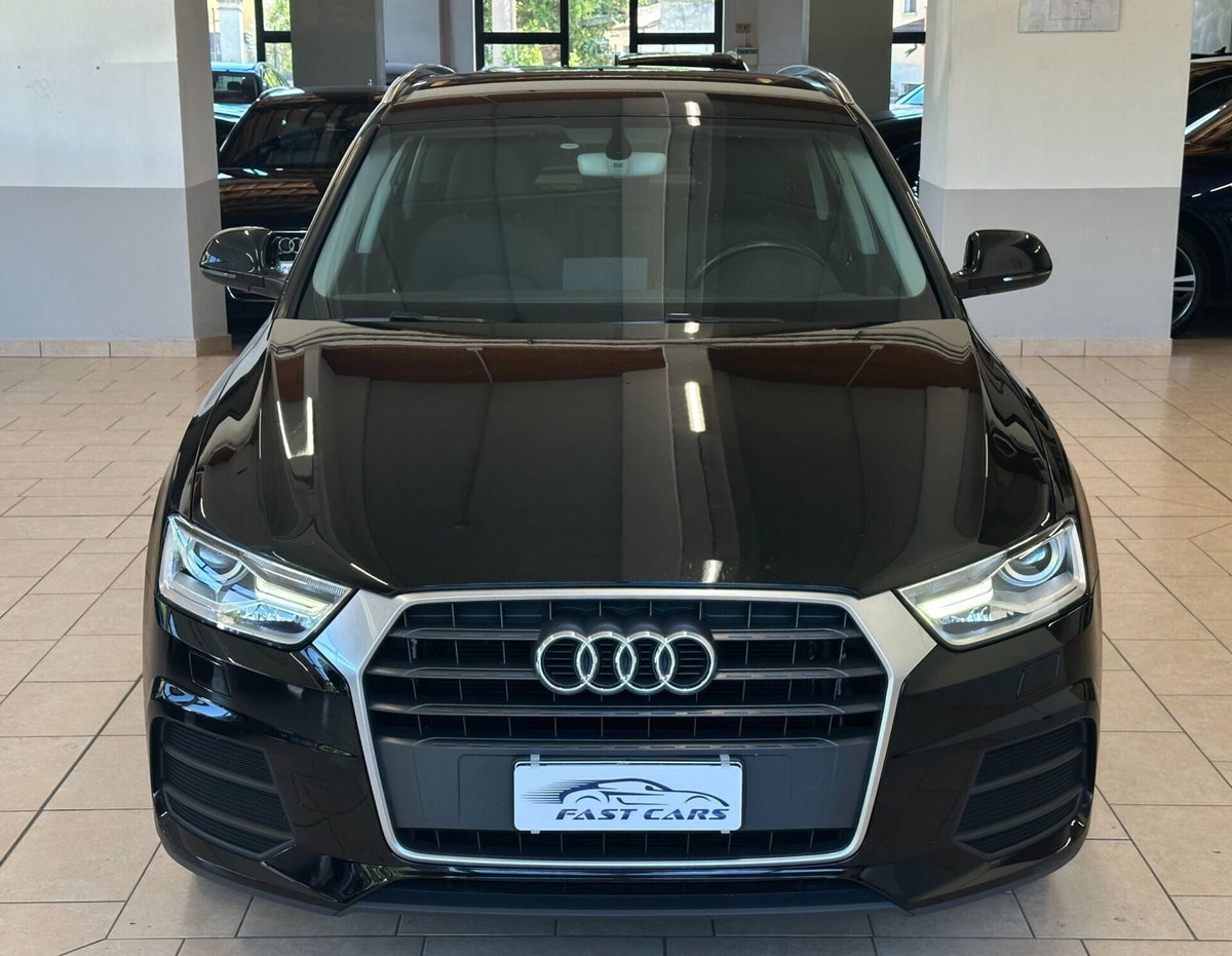 Audi Q3 2.0 TDI 120 CV Business (2)