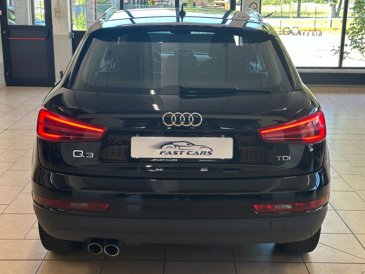 Audi Q3 2.0 TDI 120 CV Business (5)