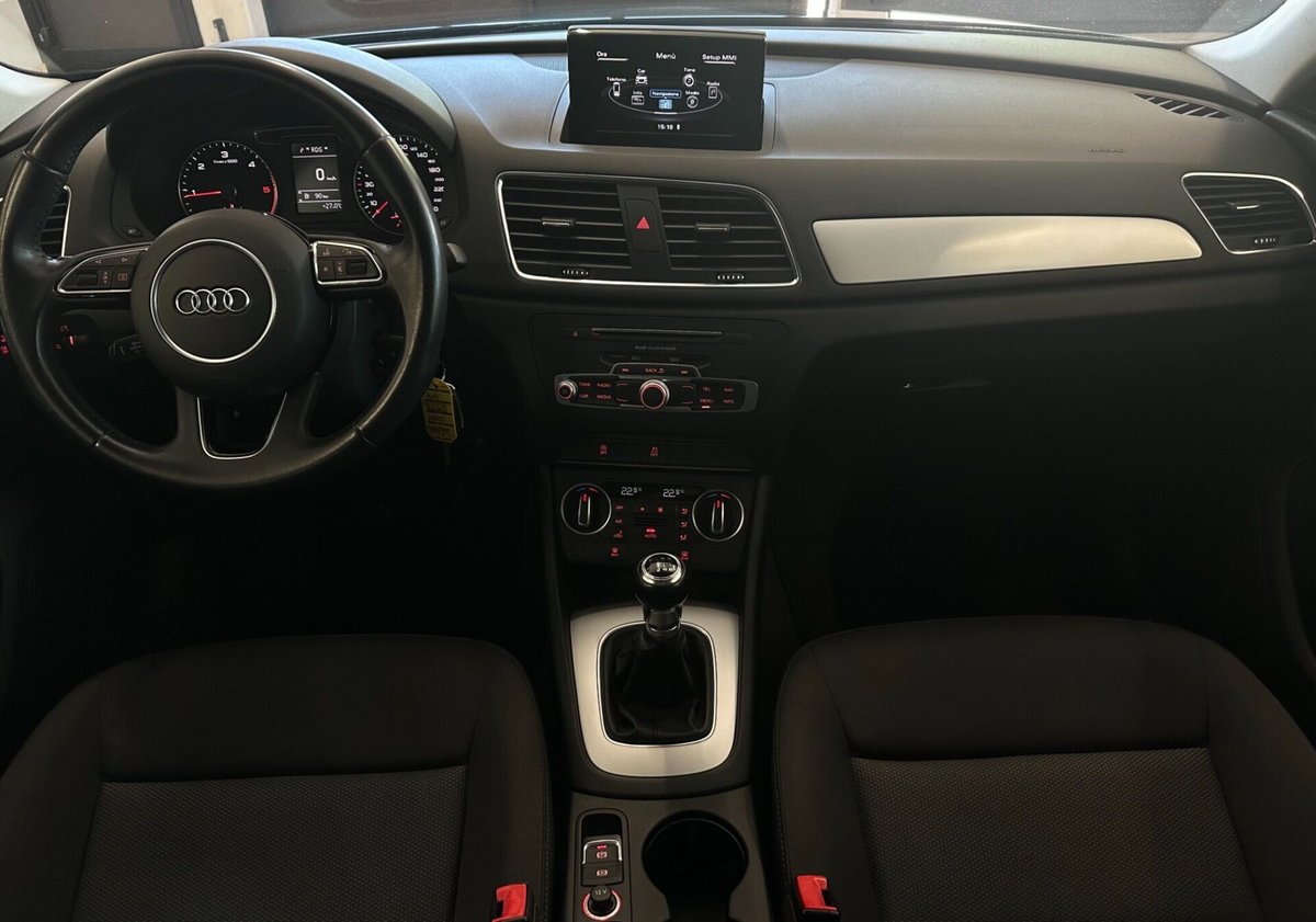 Audi Q3 2.0 TDI 120 CV Business (7)