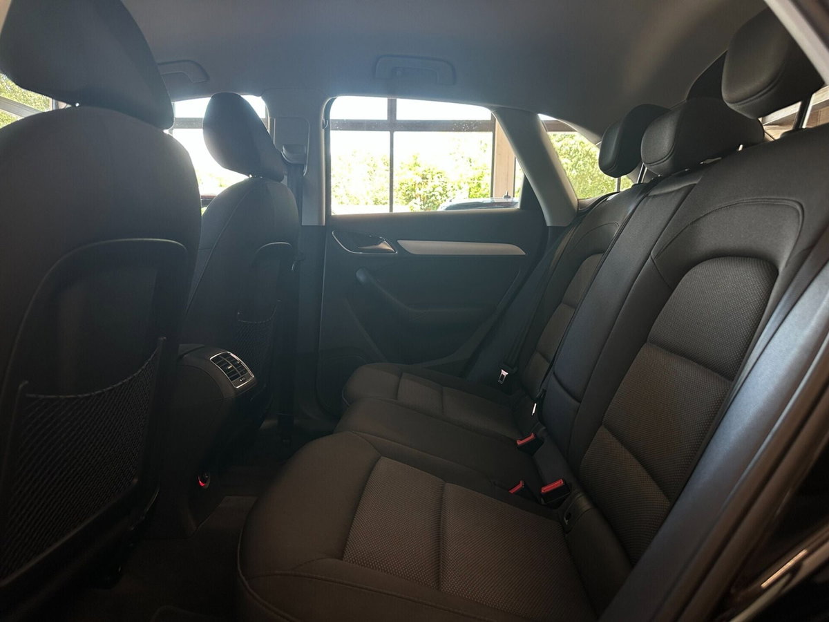 Audi Q3 2.0 TDI 120 CV Business (9)