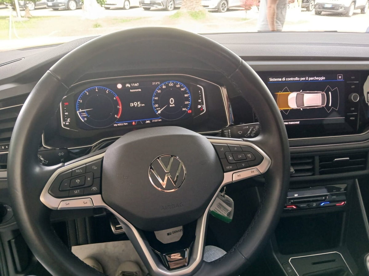 Volkswagen Taigo 1.0 tsi R-Line 115cv (10)