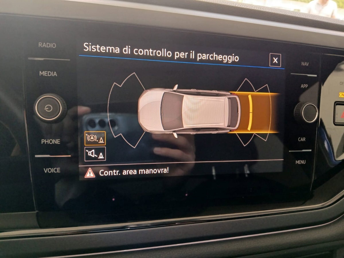 Volkswagen Taigo 1.0 tsi R-Line 115cv (12)