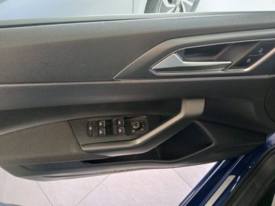 Volkswagen Taigo 1.0 tsi R-Line 115cv (19)