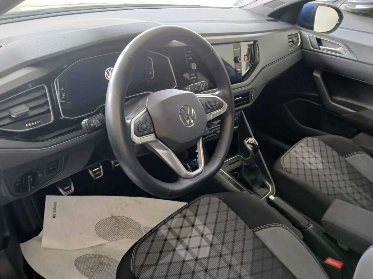 Volkswagen Taigo 1.0 tsi R-Line 115cv (6)