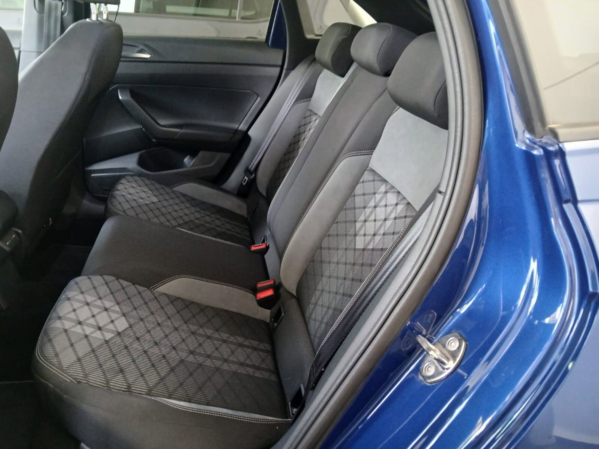 Volkswagen Taigo 1.0 tsi R-Line 115cv (8)