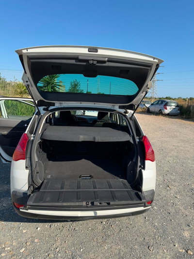 Peugeot 3008 2.0 HDi 150CV Outdoor (11)