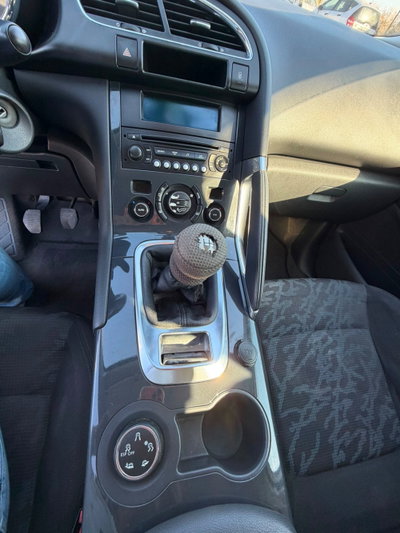 Peugeot 3008 2.0 HDi 150CV Outdoor (16)