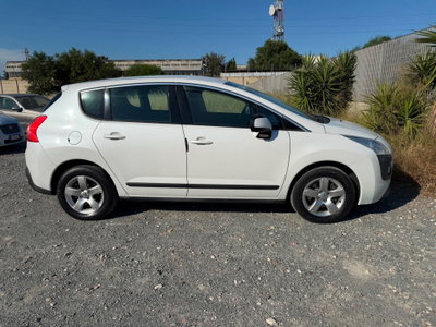 Peugeot 3008 2.0 HDi 150CV Outdoor (2)