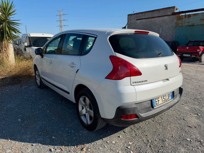 Peugeot 3008 2.0 HDi 150CV Outdoor (4)