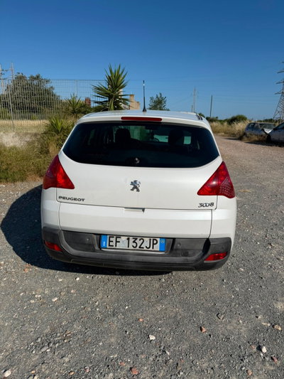 Peugeot 3008 2.0 HDi 150CV Outdoor (5)