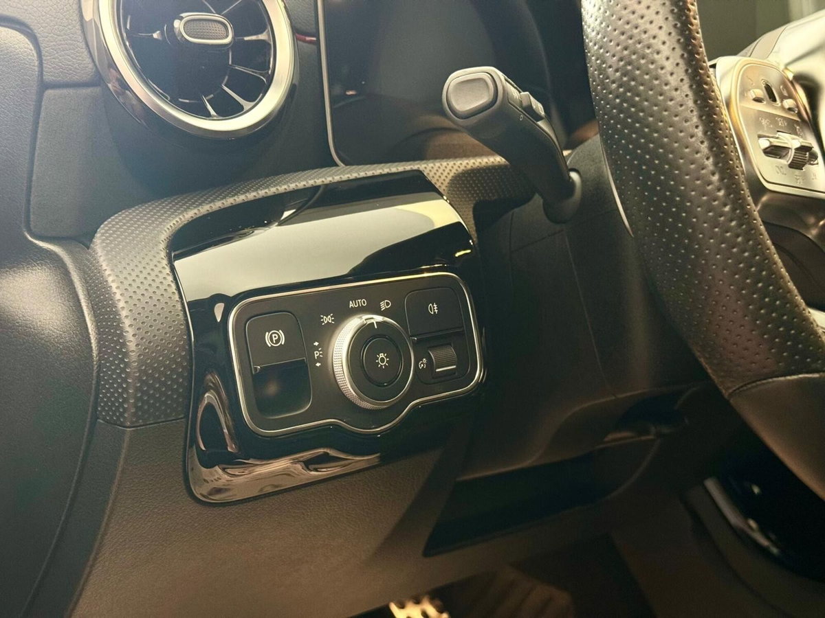 Mercedes-Benz Classe A 180 d Automatic Premium (10)