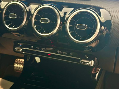 Mercedes-Benz Classe A 180 d Automatic Premium (12)