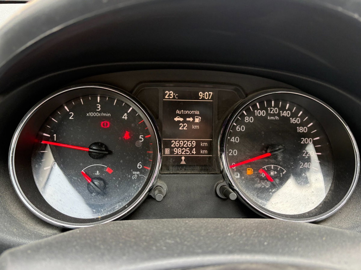 Nissan Qashqai 1.5 dCi DPF Acenta (12)