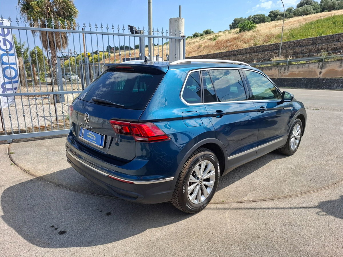 Volkswagen Tiguan 2.0 TDI 150 CV SCR DSG 4MOTION Elegance (3)
