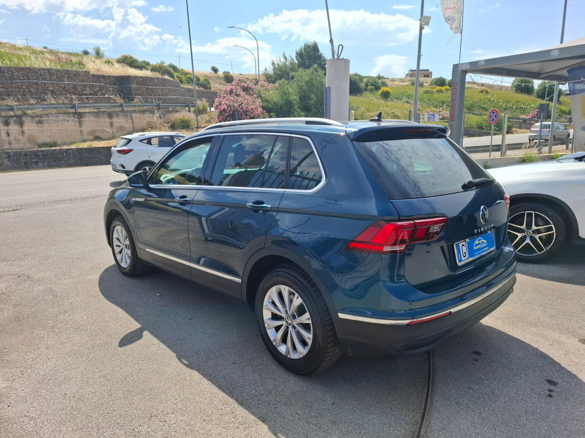 Volkswagen Tiguan 2.0 TDI 150 CV SCR DSG 4MOTION Elegance (4)