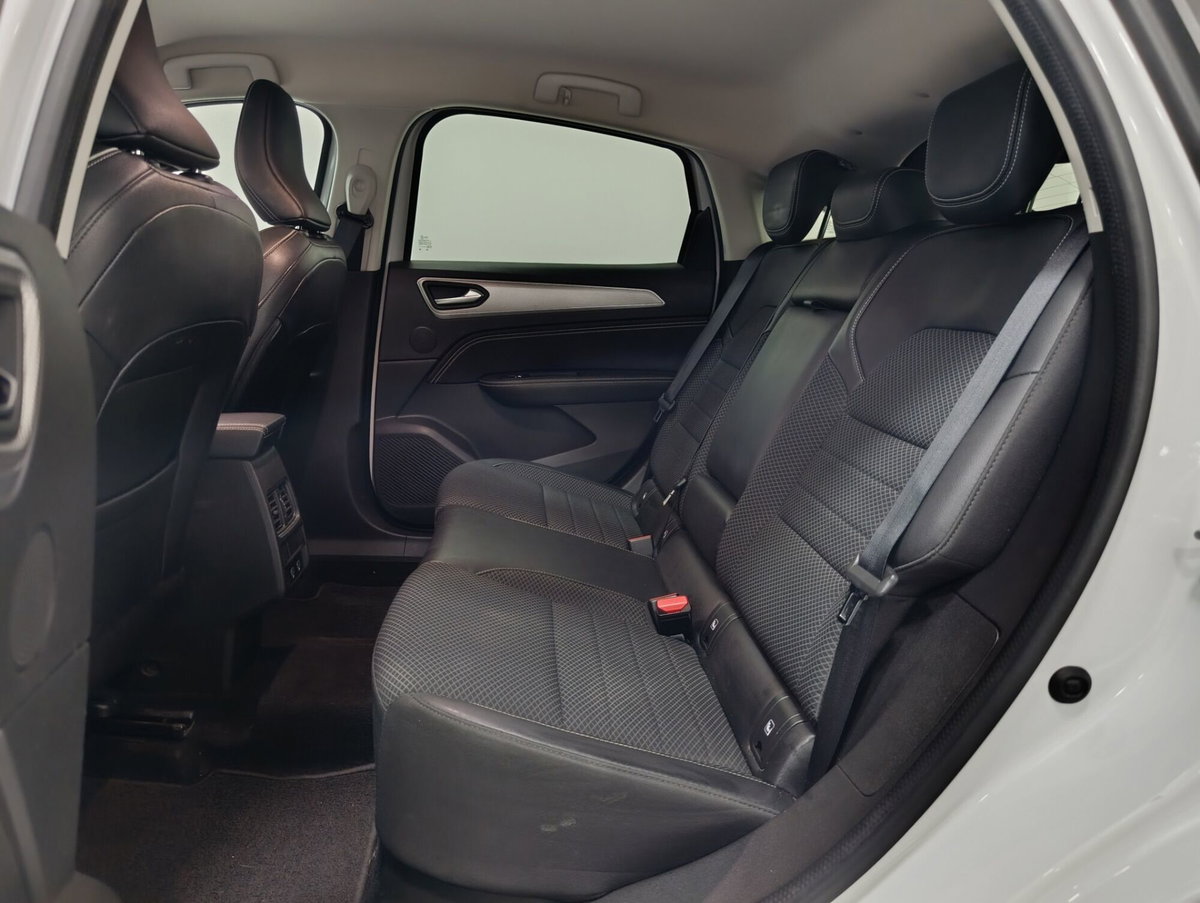 Renault Arkana Hybrid E-Tech 145 CV Techno (10)