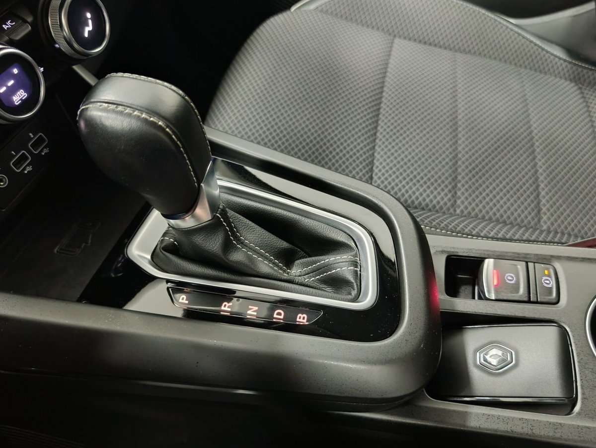 Renault Arkana Hybrid E-Tech 145 CV Techno (15)