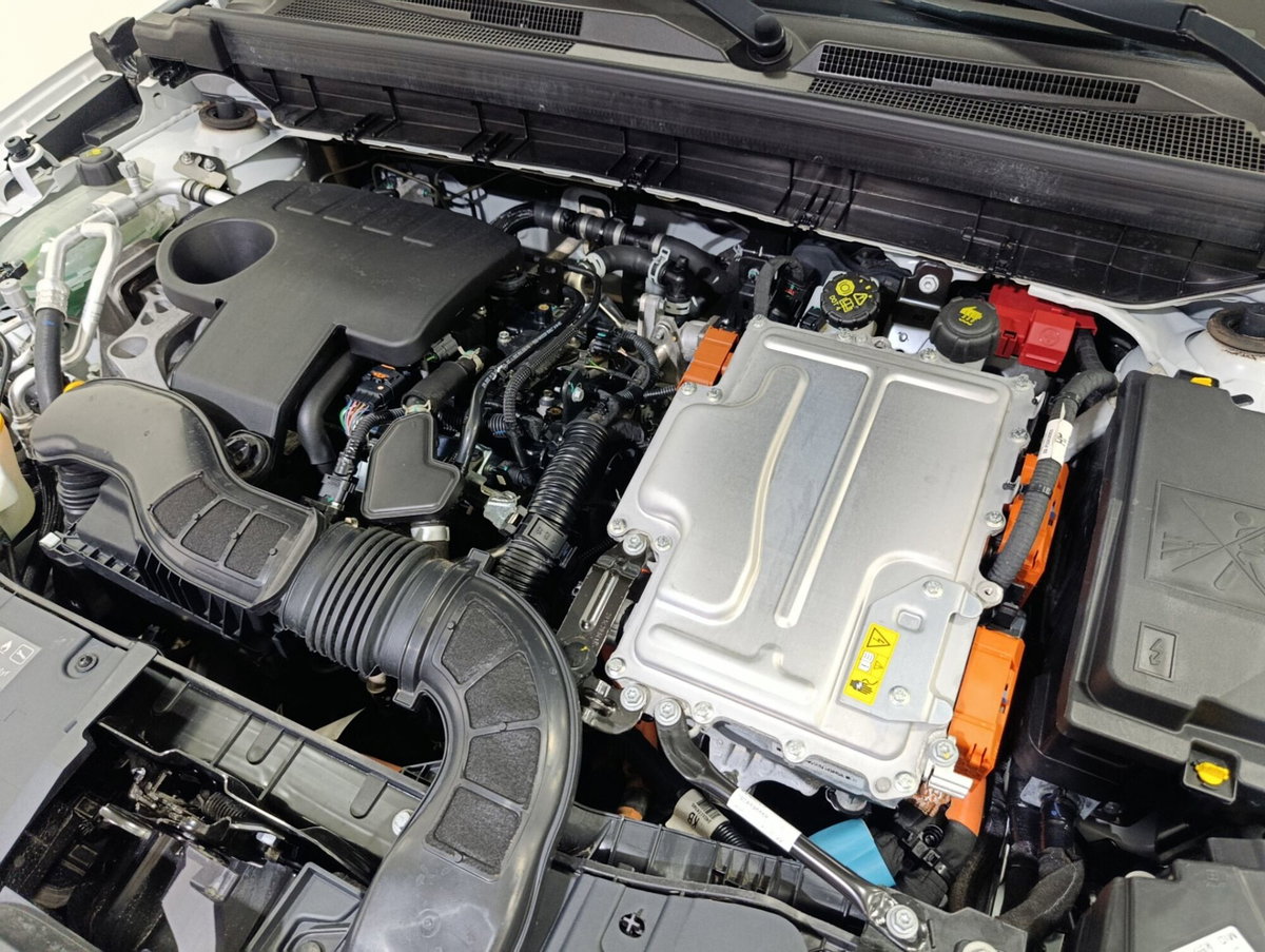 Renault Arkana Hybrid E-Tech 145 CV Techno (17)