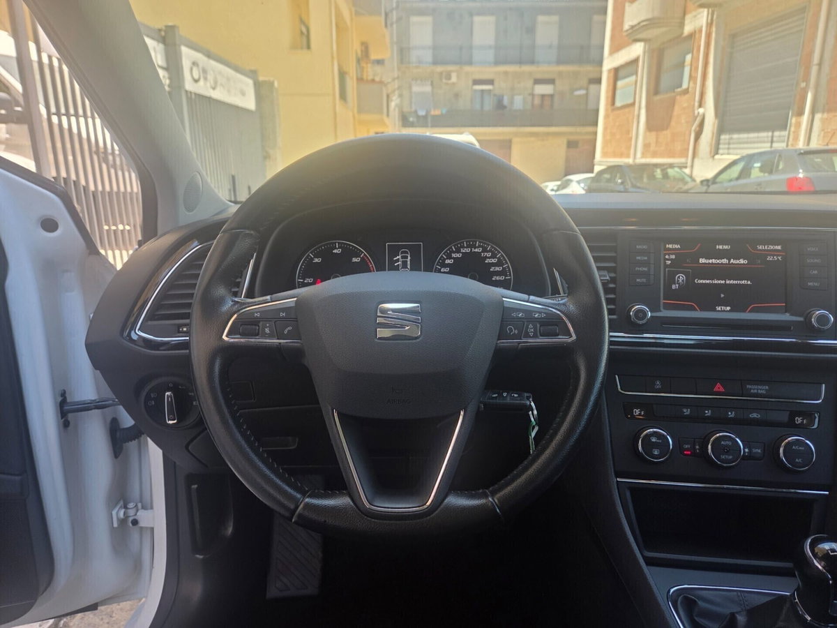 SEAT Leon 1.6 TDI 105 CV 5p. Style (11)