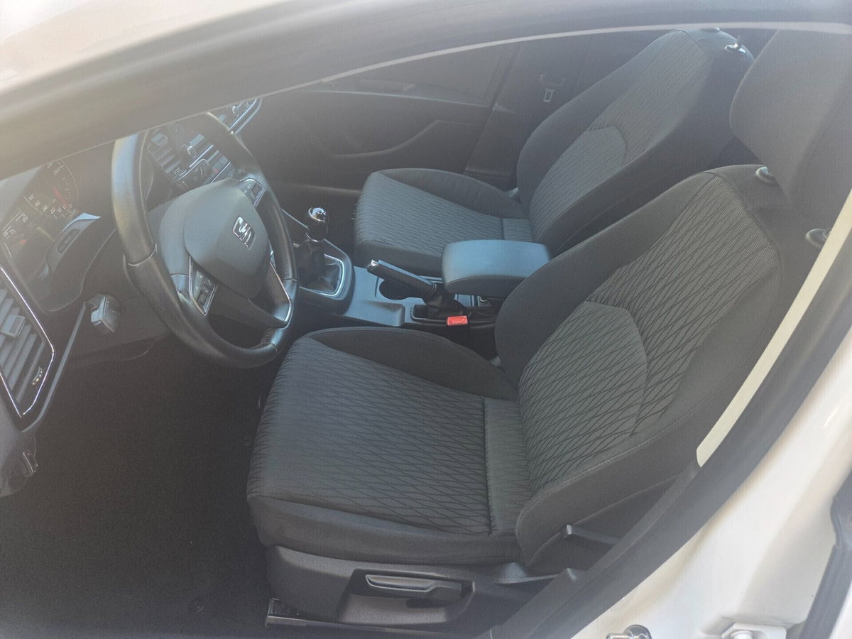 SEAT Leon 1.6 TDI 105 CV 5p. Style (12)