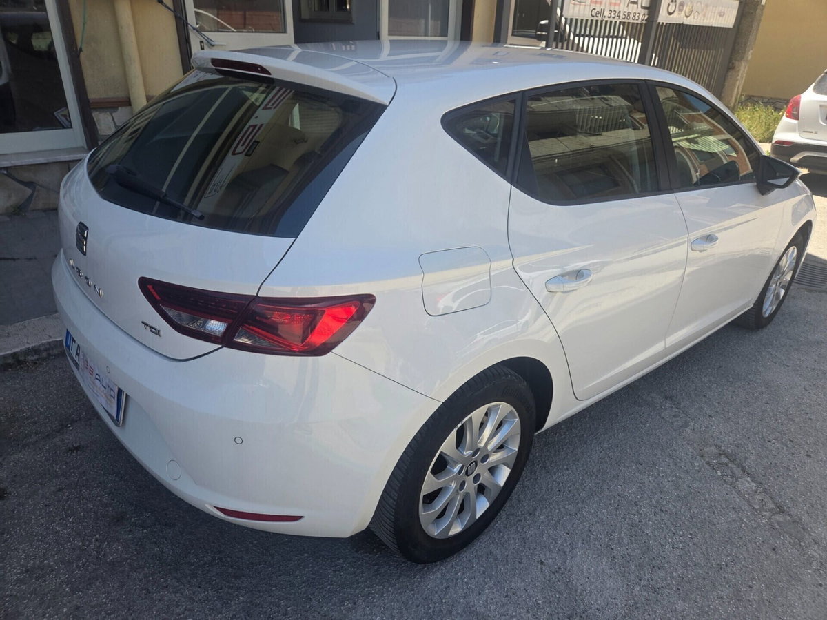 SEAT Leon 1.6 TDI 105 CV 5p. Style (2)