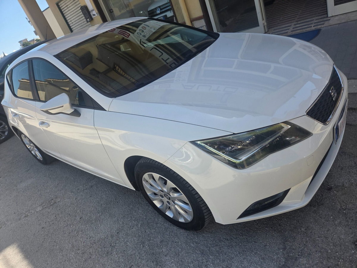 SEAT Leon 1.6 TDI 105 CV 5p. Style (4)