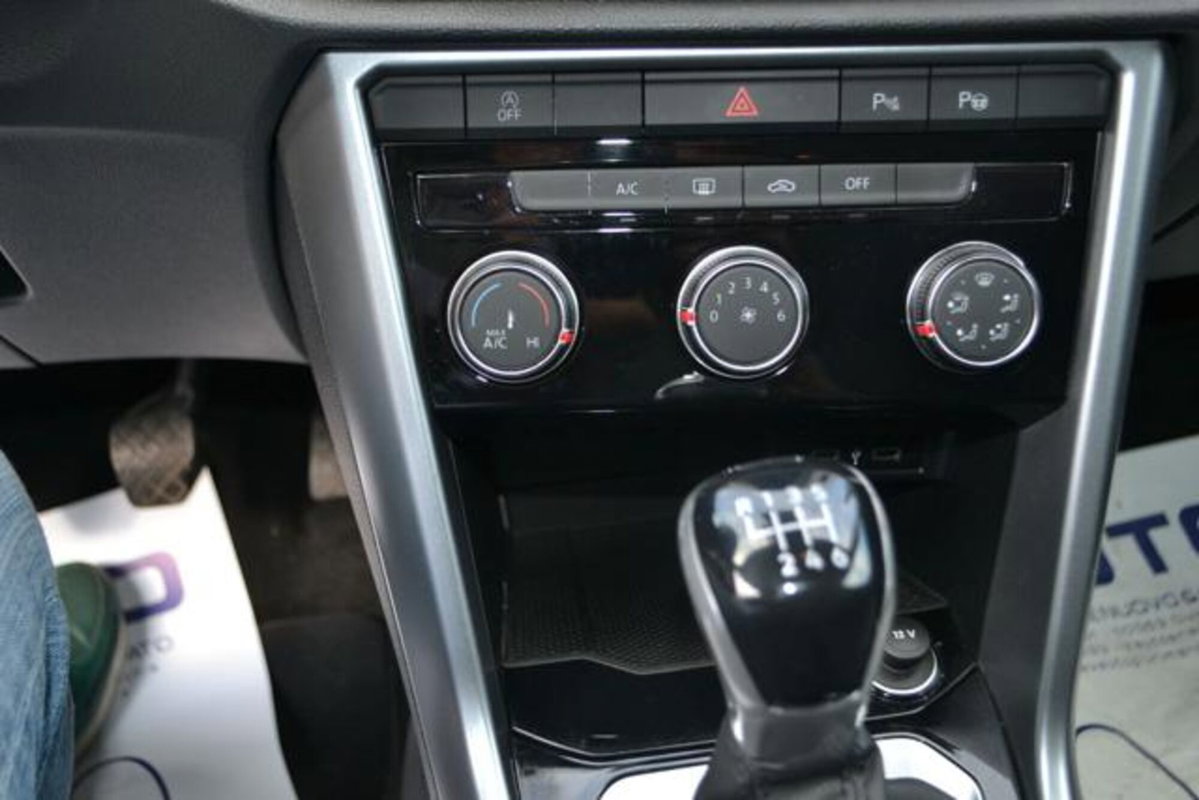 Volkswagen T-Roc 1.0 TSI Life (14)