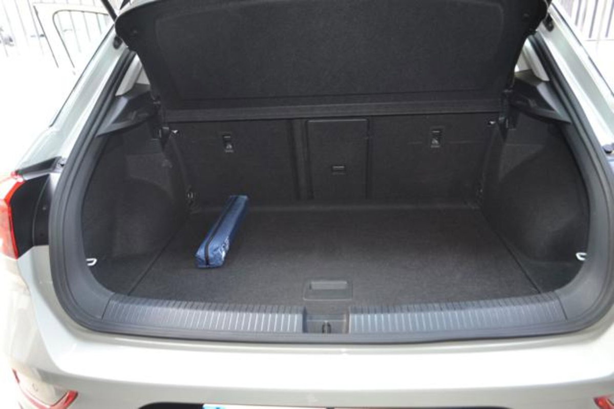 Volkswagen T-Roc 1.0 TSI Life (17)