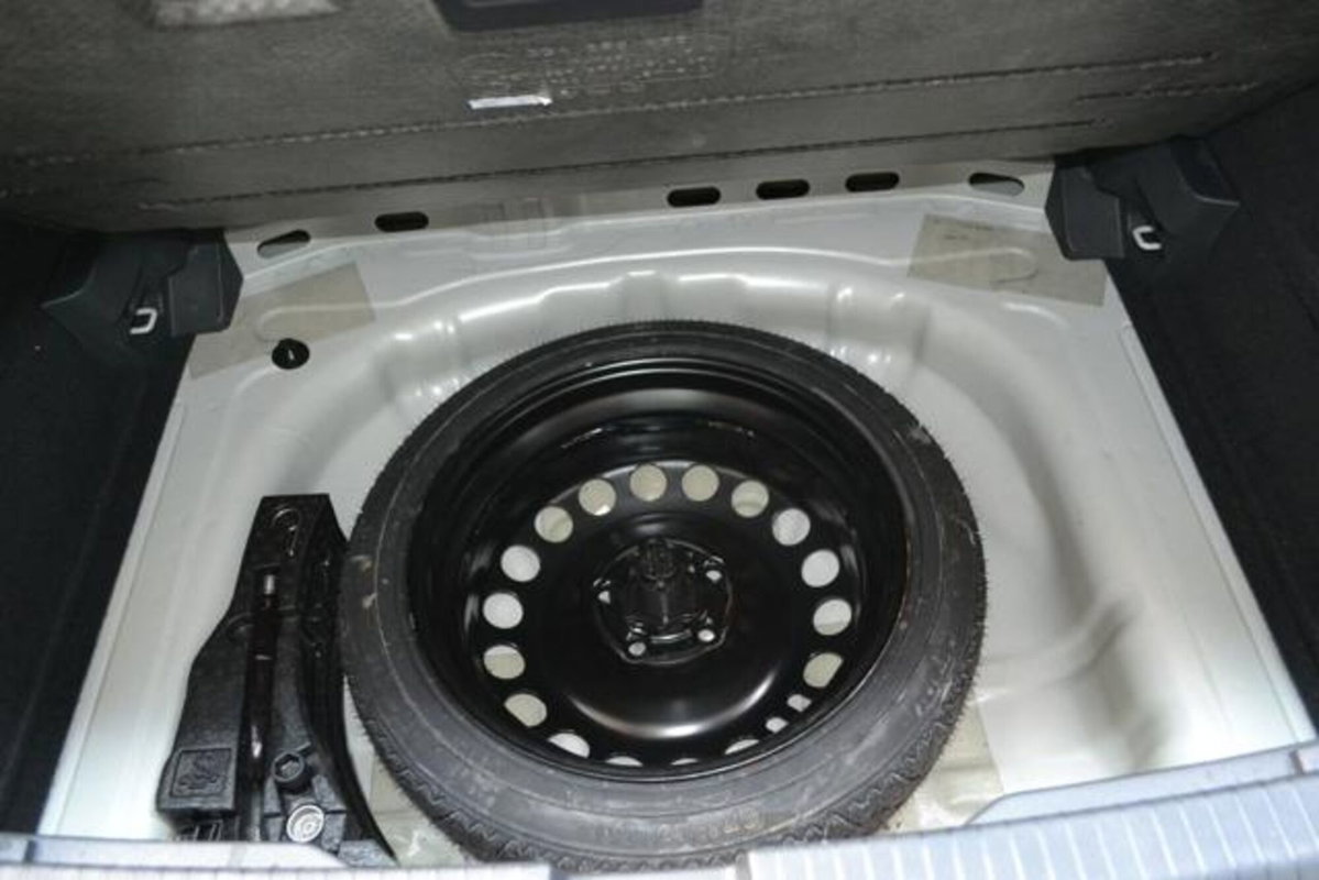 Volkswagen T-Roc 1.0 TSI Life (18)