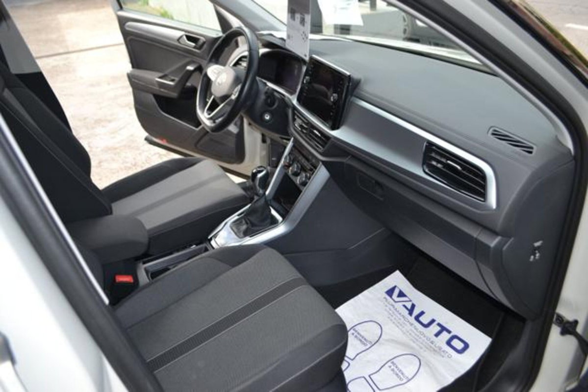 Volkswagen T-Roc 1.0 TSI Life (19)