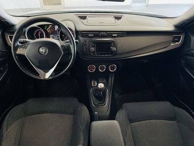 Alfa Romeo Giulietta 1.6 JTDm-2 Distinctive (8)