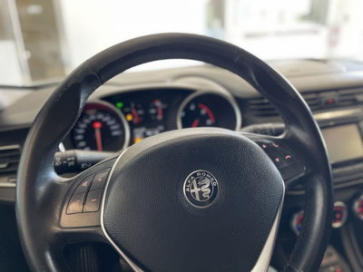 Alfa Romeo Giulietta 1.6 JTDm-2 Distinctive (9)