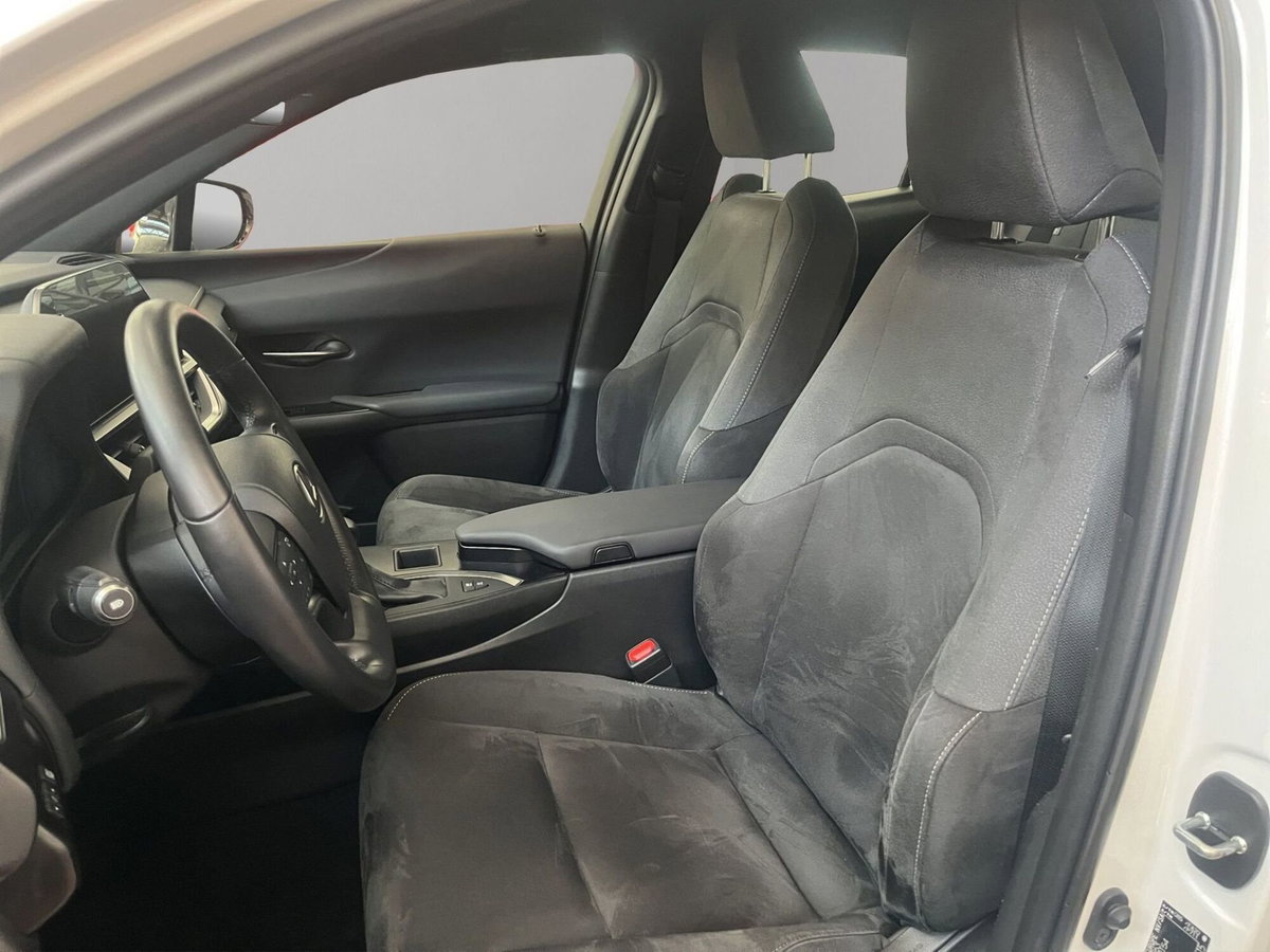 Lexus UX 300h 2.0 Urban 2wd cvt (11)