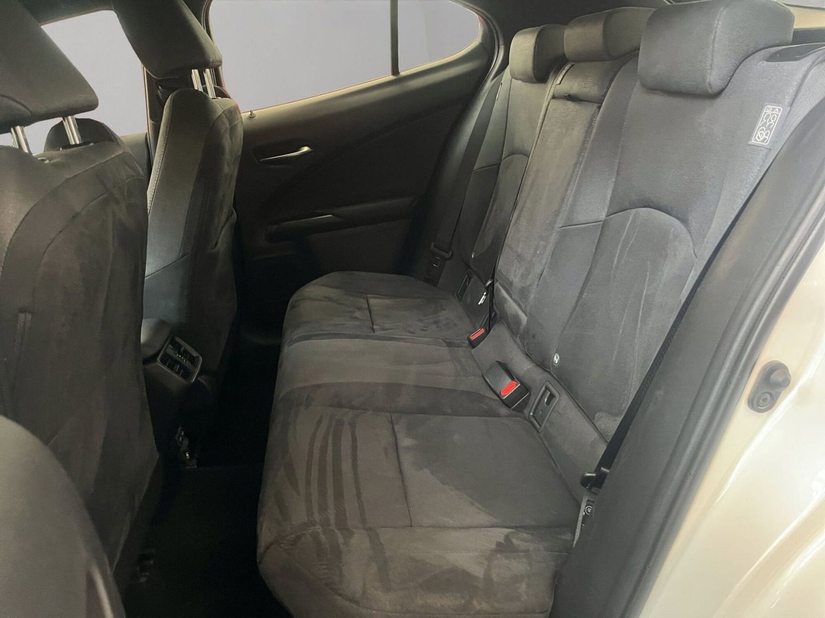 Lexus UX 300h 2.0 Urban 2wd cvt (12)