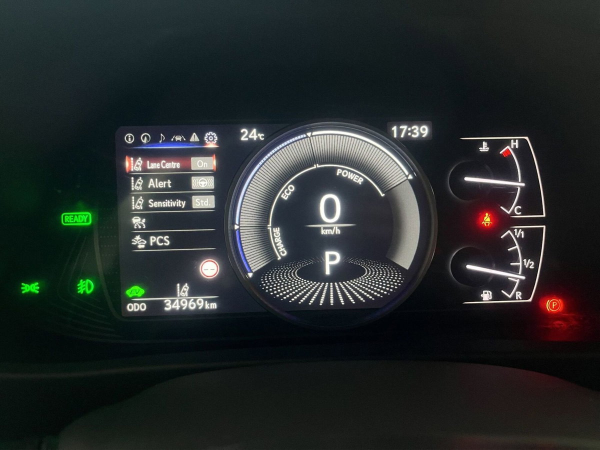 Lexus UX 300h 2.0 Urban 2wd cvt (14)