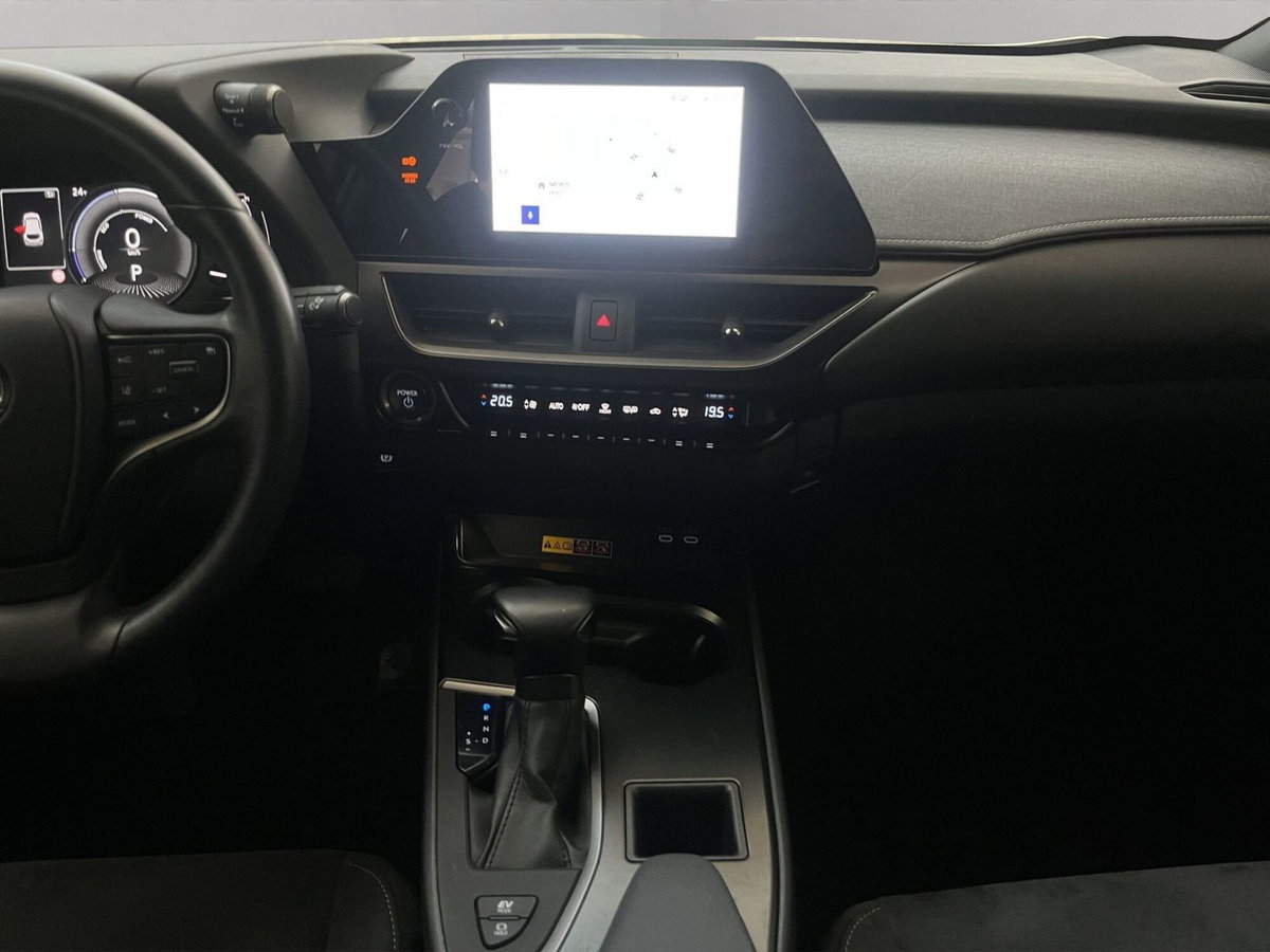 Lexus UX 300h 2.0 Urban 2wd cvt (16)