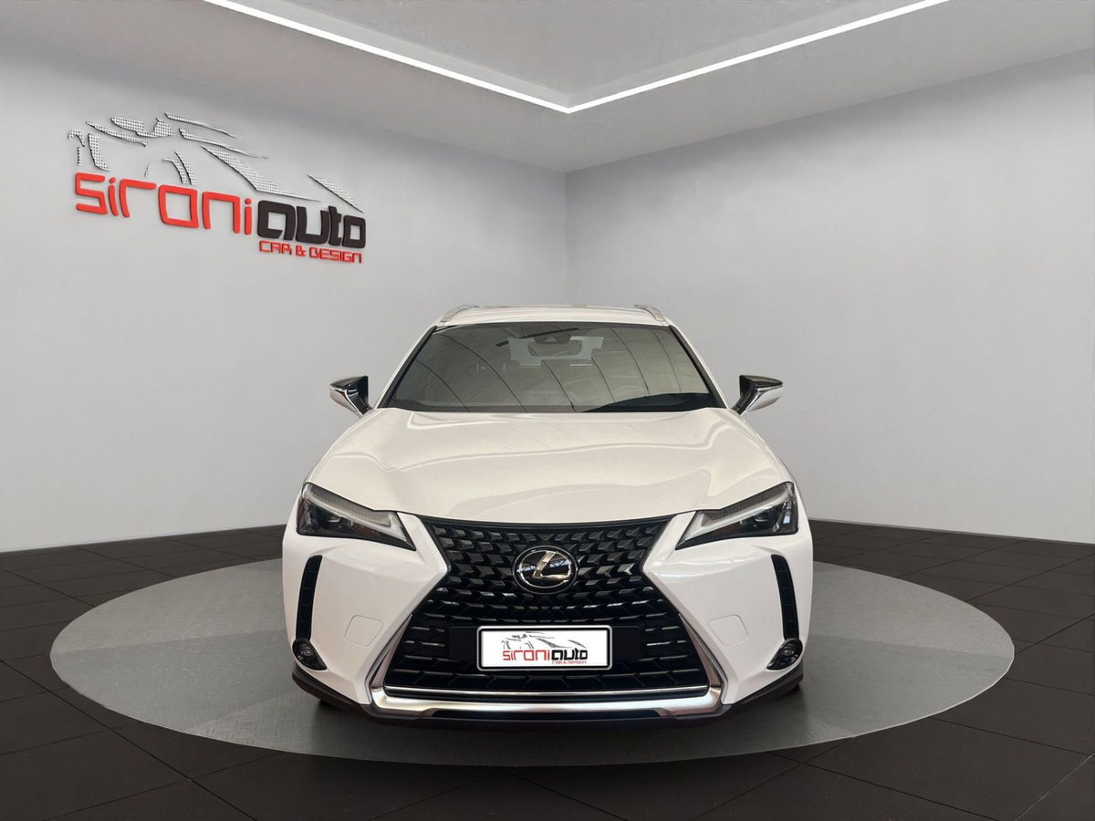 Lexus UX 300h 2.0 Urban 2wd cvt (2)