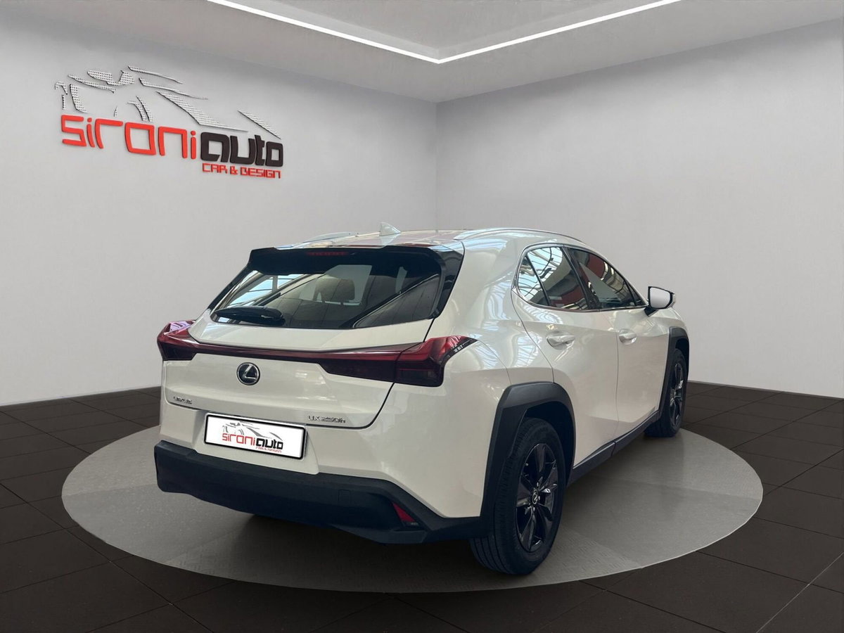 Lexus UX 300h 2.0 Urban 2wd cvt (8)