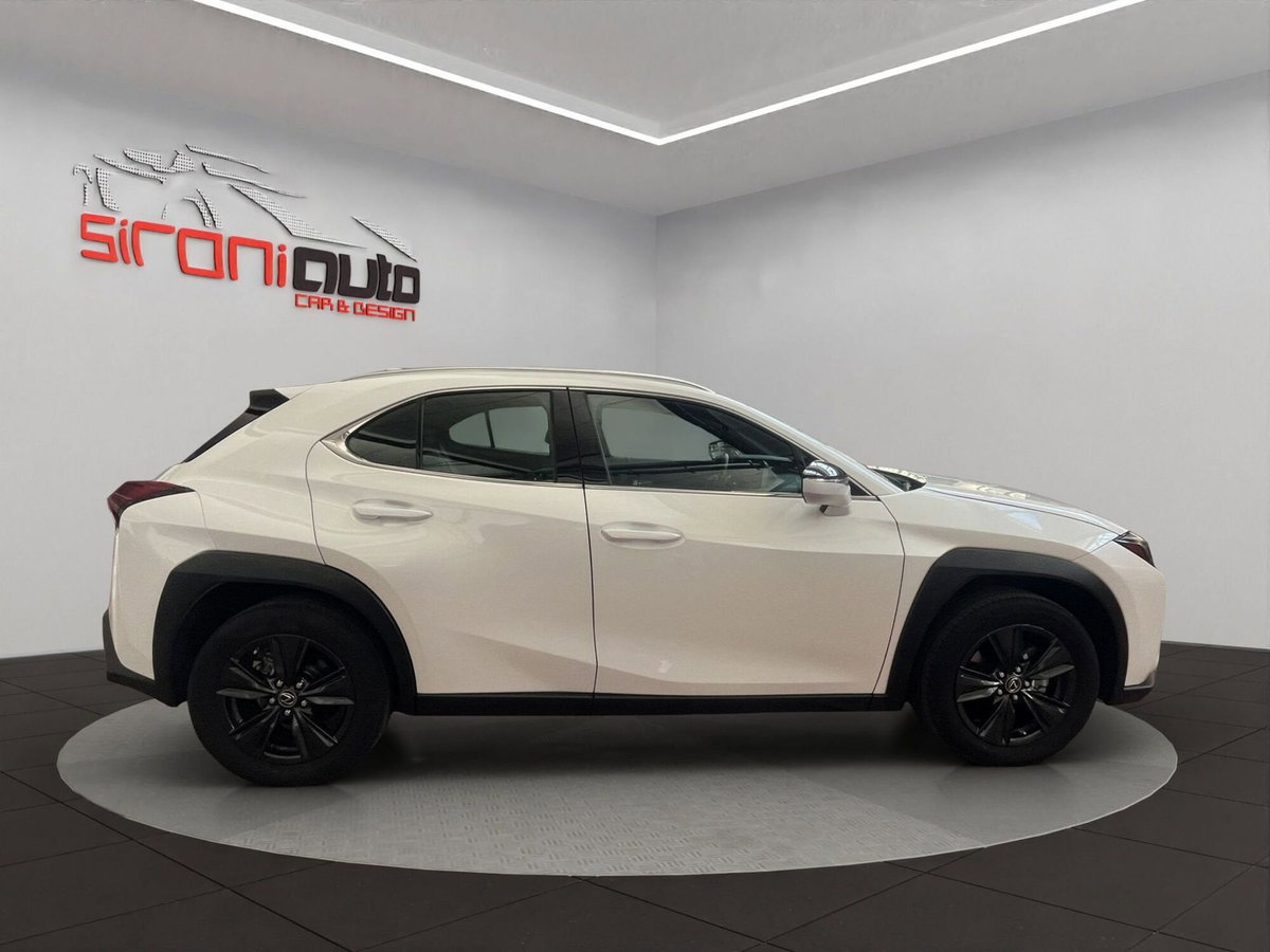 Lexus UX 300h 2.0 Urban 2wd cvt (9)