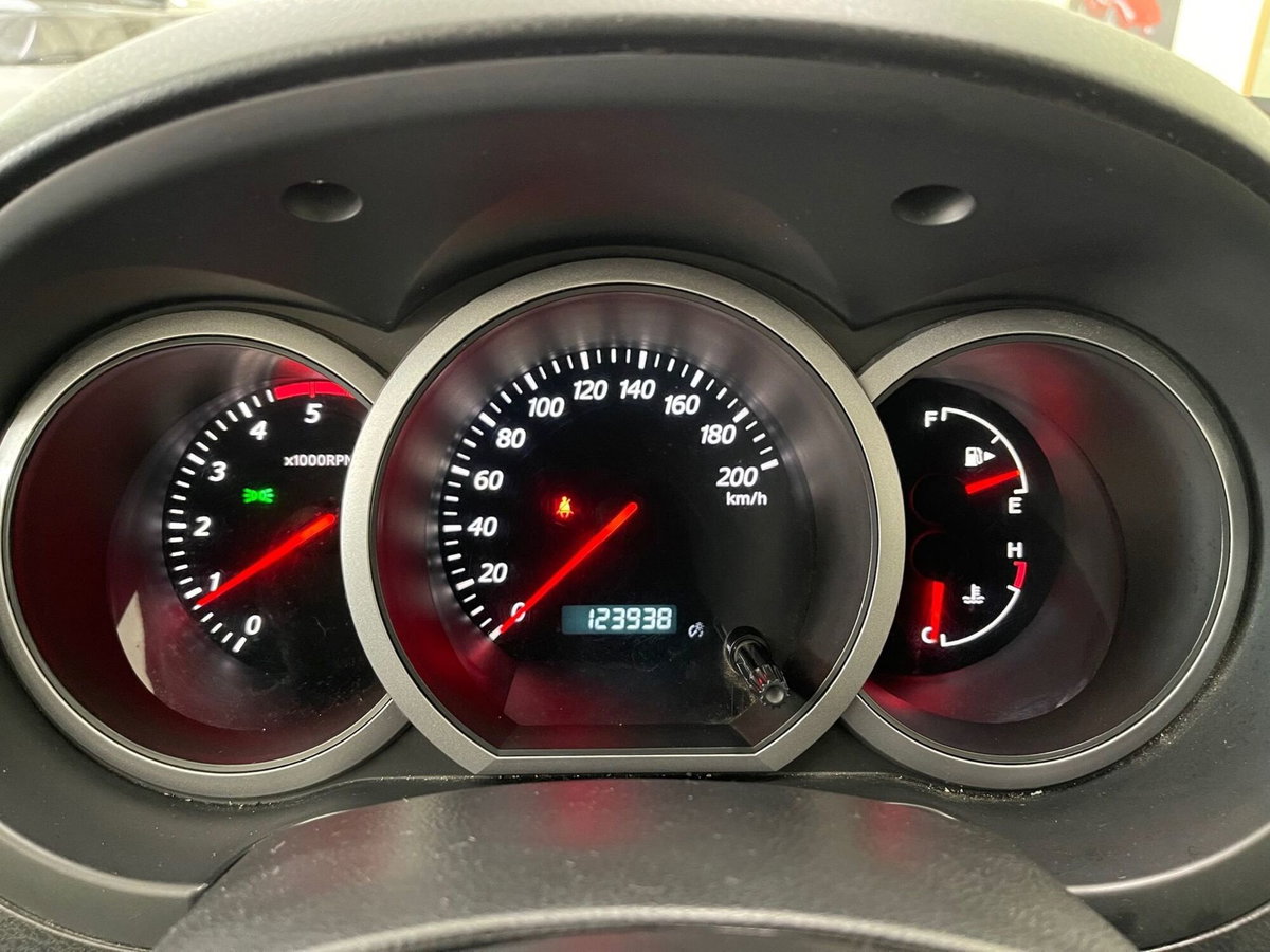 Suzuki Grand Vitara 1.9 DDiS 3p. Special Edition (15)