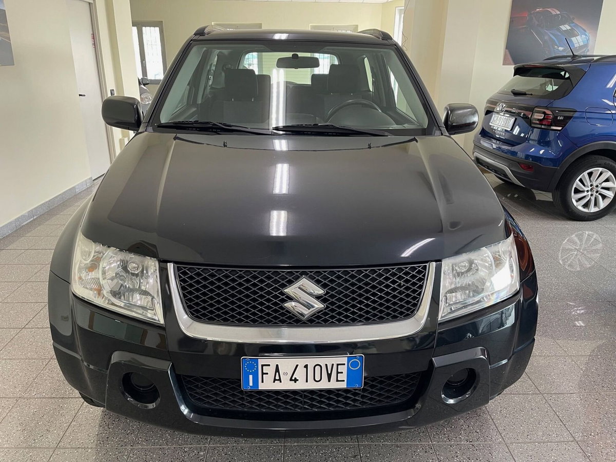 Suzuki Grand Vitara 1.9 DDiS 3p. Special Edition (3)