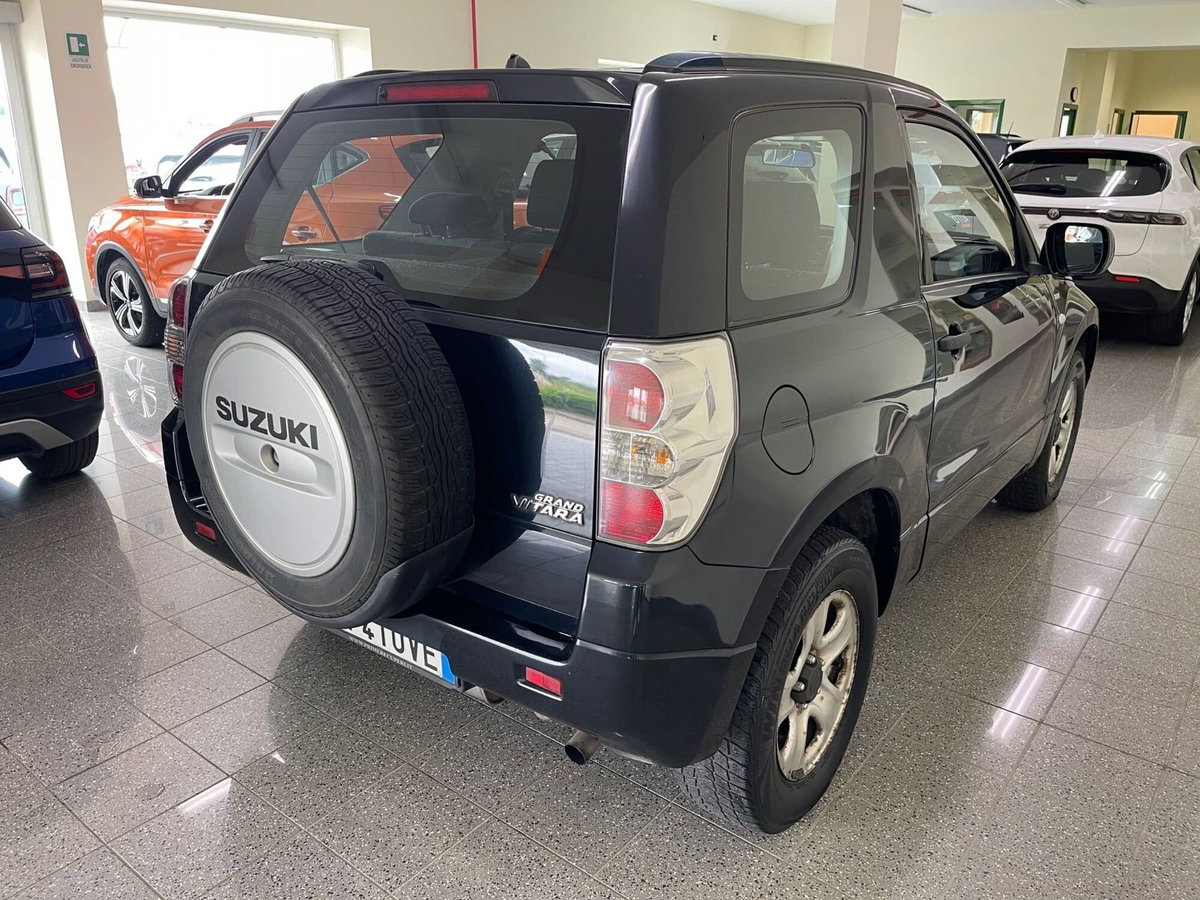Suzuki Grand Vitara 1.9 DDiS 3p. Special Edition (5)