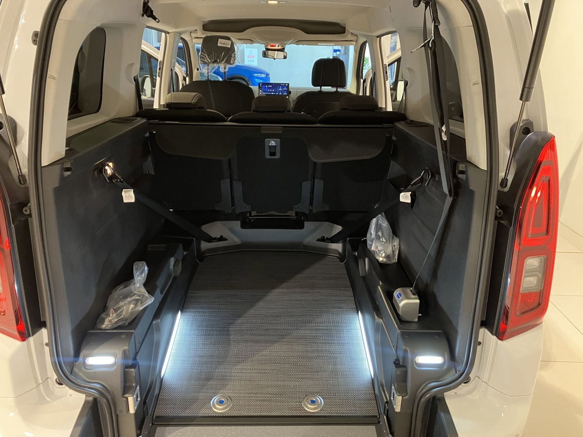 Toyota Proace City Verso City Verso 1.5D 130cv S&S L2 D Executive 7p.ti (10)