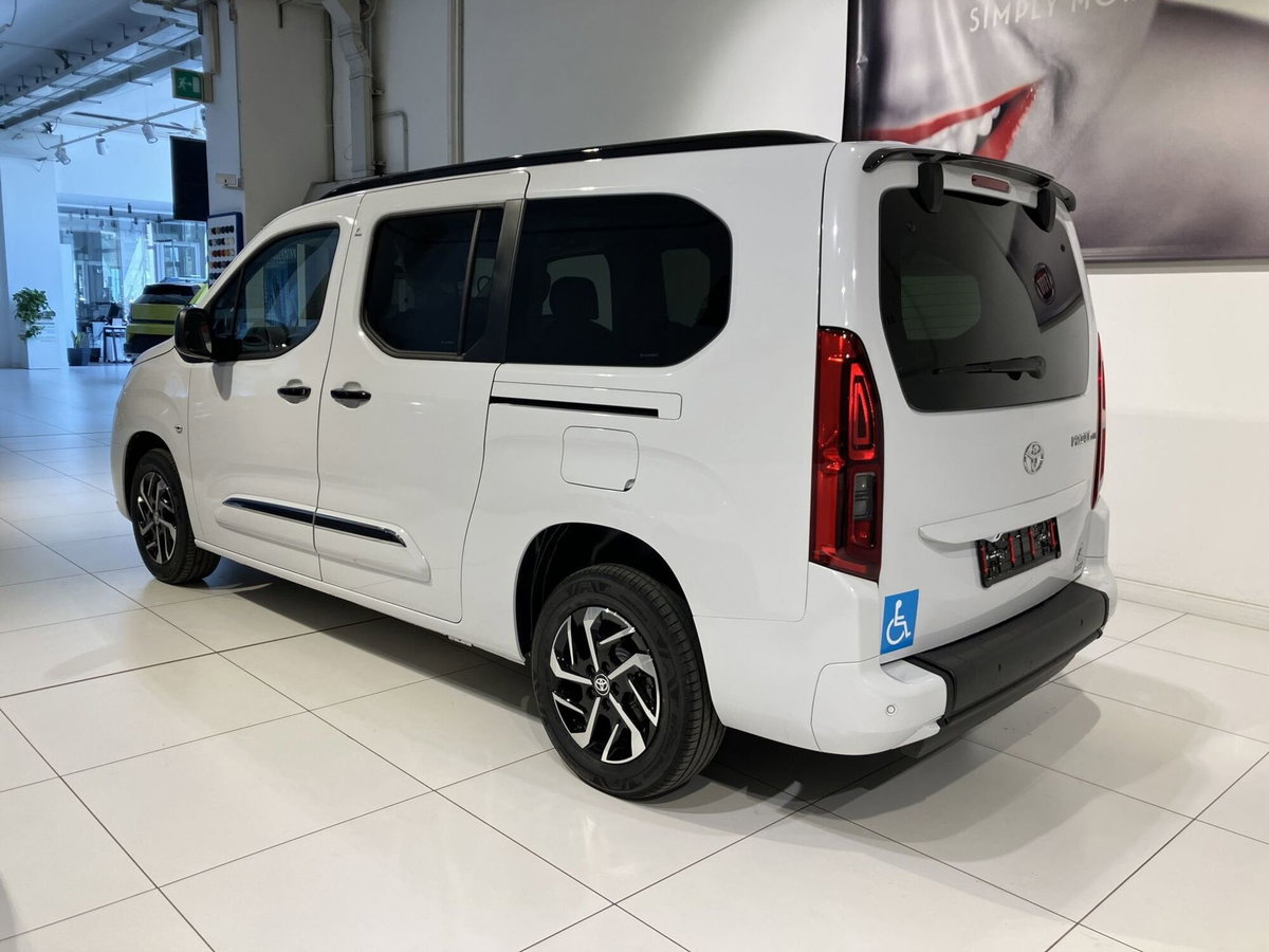 Toyota Proace City Verso City Verso 1.5D 130cv S&S L2 D Executive 7p.ti (4)