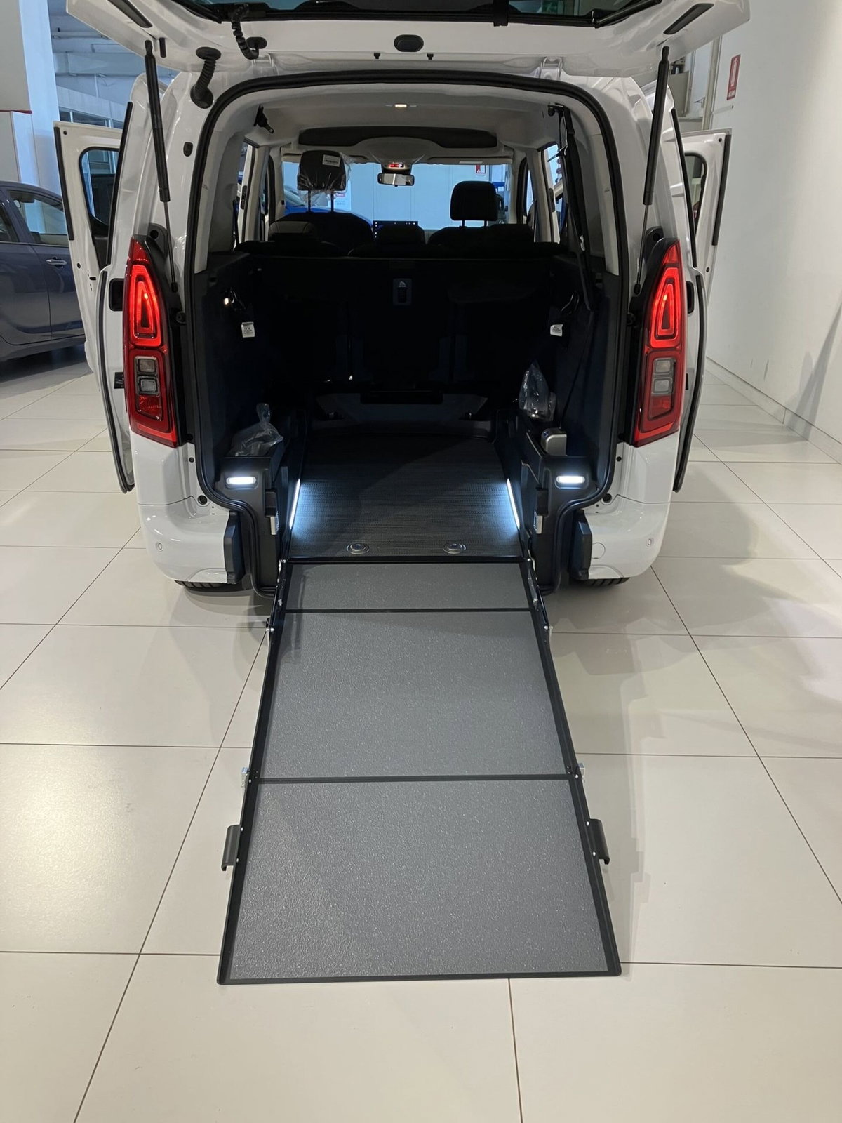 Toyota Proace City Verso City Verso 1.5D 130cv S&S L2 D Executive 7p.ti (7)