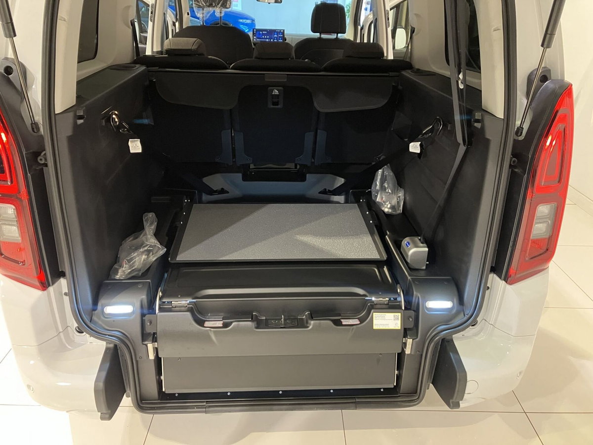 Toyota Proace City Verso City Verso 1.5D 130cv S&S L2 D Executive 7p.ti (9)