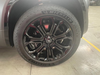 Land Rover Defender 110 4.4 V8 mhev Octa Black awd 635cv auto (3)