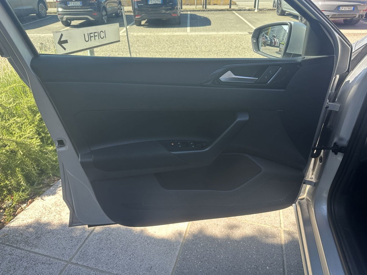 Volkswagen Polo 1.0 tsi Life 95cv dsg (16)