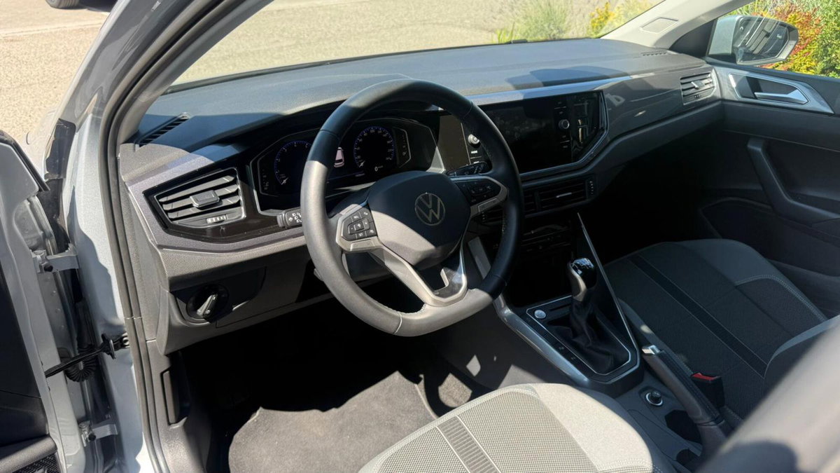 Volkswagen Polo 1.0 tsi Style 95cv (18)