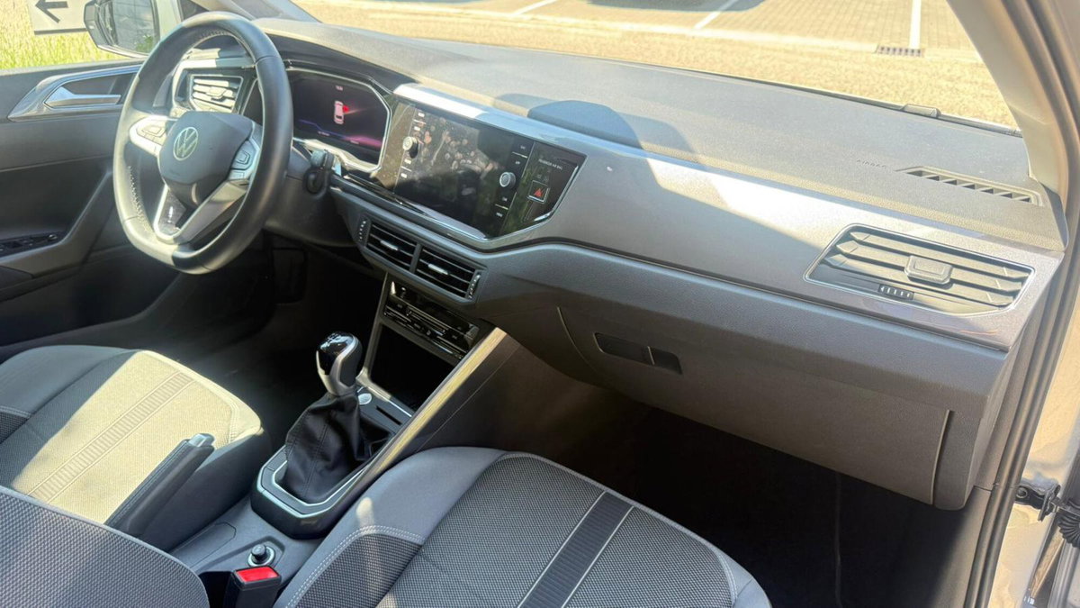 Volkswagen Polo 1.0 tsi Style 95cv (19)